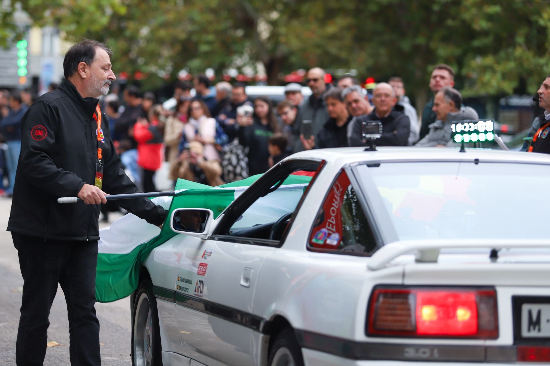 El Rally Primeras Nieves llena Granada de coches clásicos