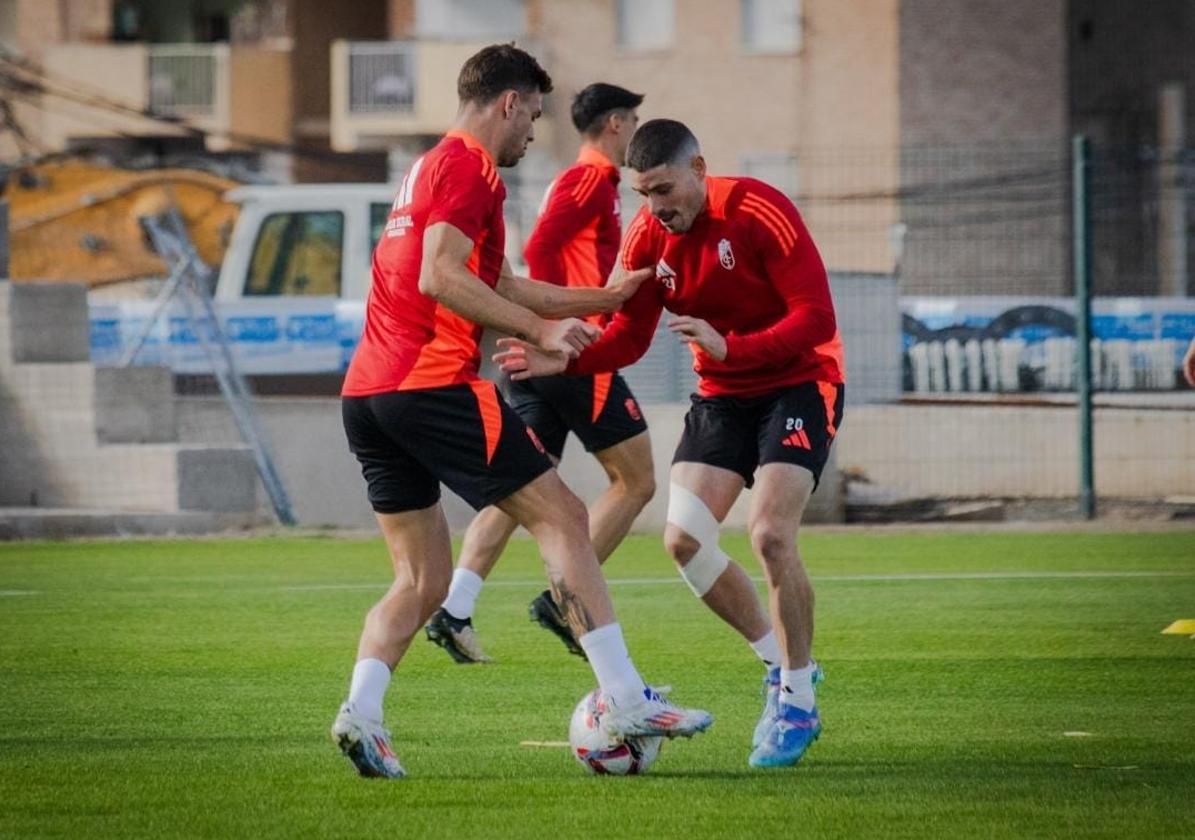 Sergio Ruiz participa en el último entrenamiento del equipo.