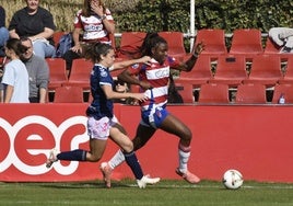 Edna, que marcó su séptimo gol esta temporada, desborda por banda izquierda.