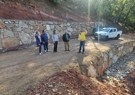 Visita a los caminos rurales de la delegada territorial María José Lara