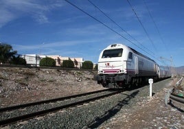 La Mesa del Tren denuncia el «maltrato ferroviario» que sufre Almería tras la última avería del Talgo a Madrid