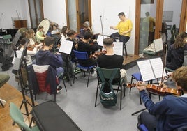 Alumnos del Conservatorio Porfesional de Música Ramón Garay tocando