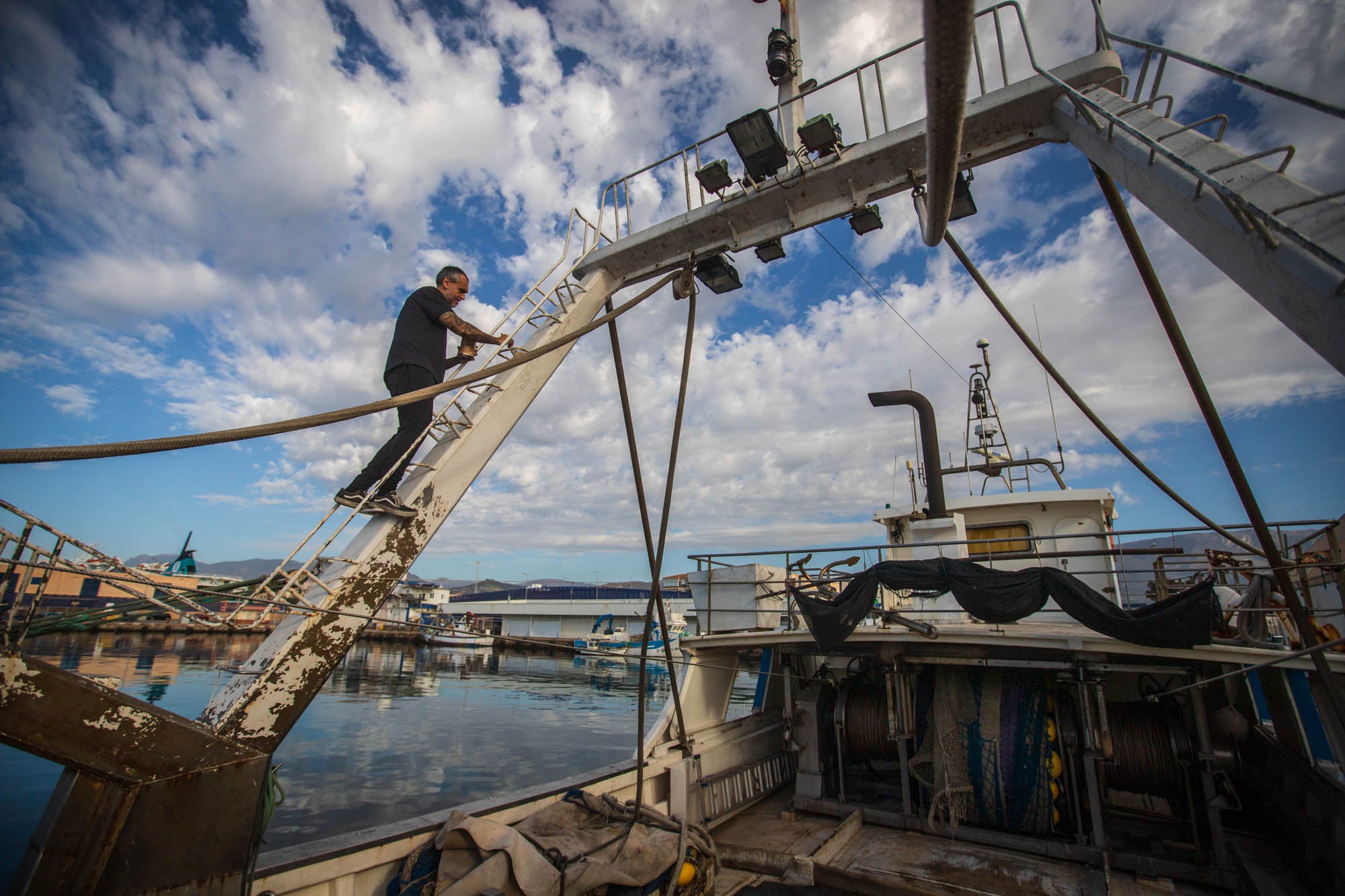 Las estampas de la parada biológica de los pescadores de Motril