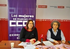 Silvia de la Torre (izq) durante la rueda de prensa.