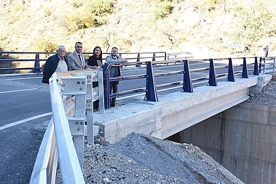 Diputación culmina las obras del puente de acceso a Albuñuelas