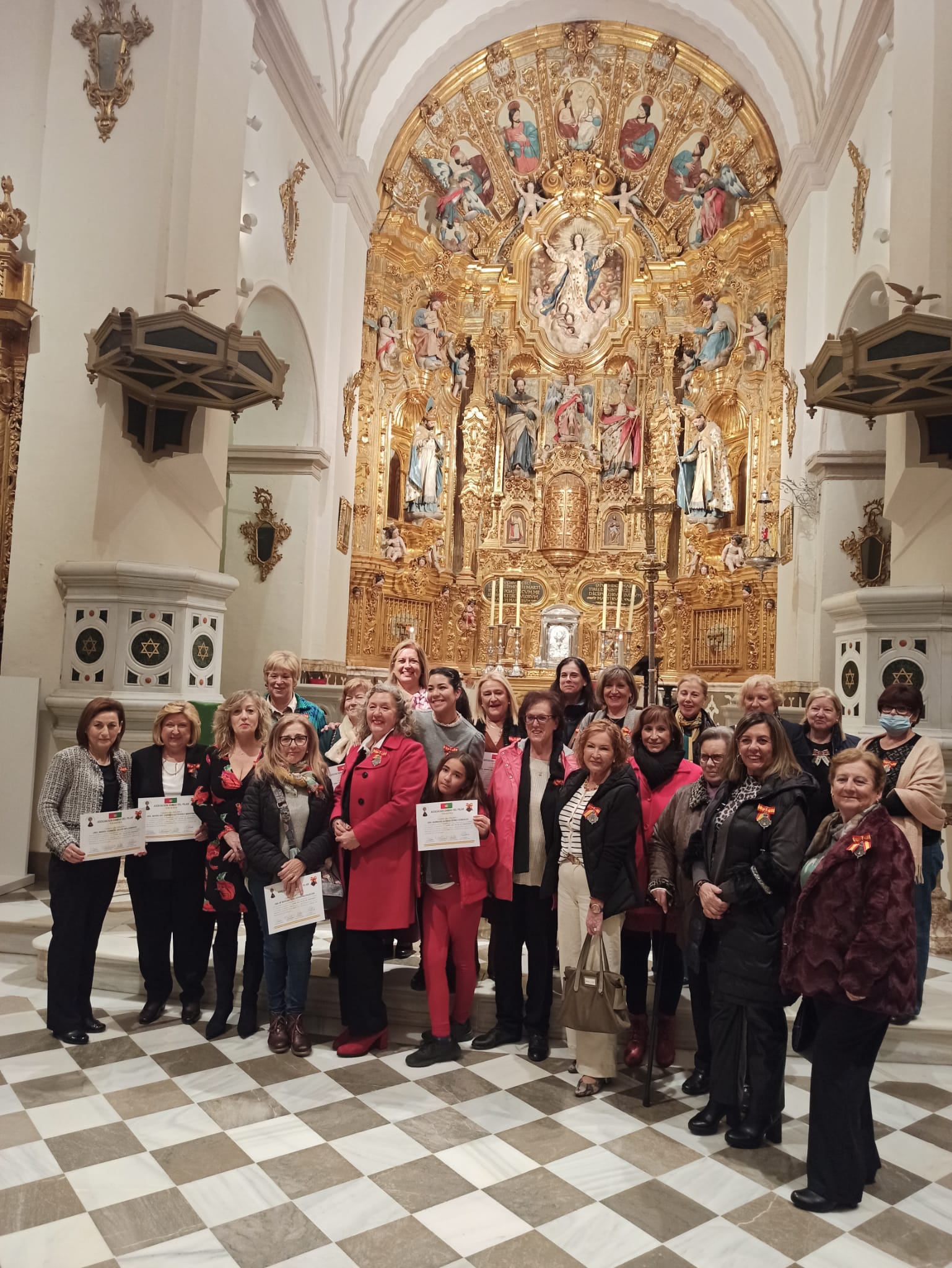 Las nuevas componentes de la asociación, en la Abadía del Sacromonte.