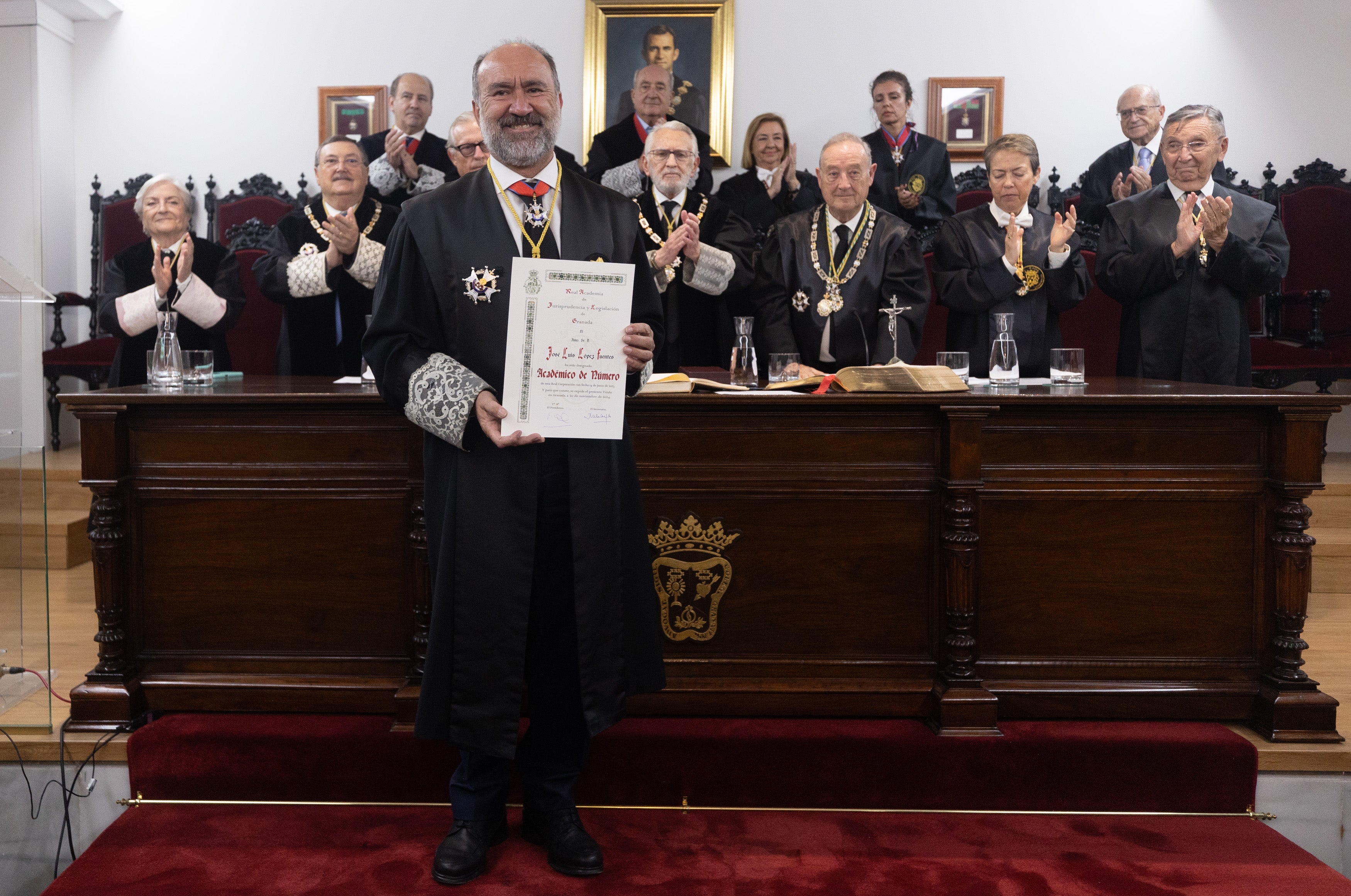 José Luis López Fuentes, tras su ingreso en la Real Academia de Jurisprudencia y Legislación.