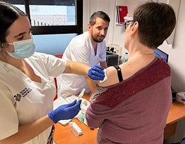 Salud habilita en Motril tres puntos de vacunación sin cita en la vía pública