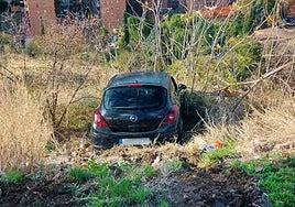 Coche despeñado en el Barranco del Abogado.