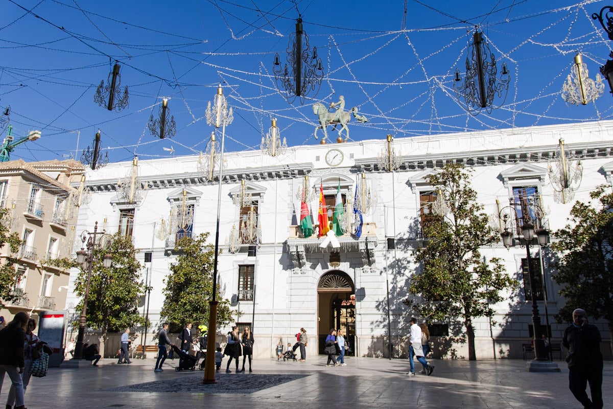 Lámparas de salón iluminarán la Navidad en la Plaza del Carmen