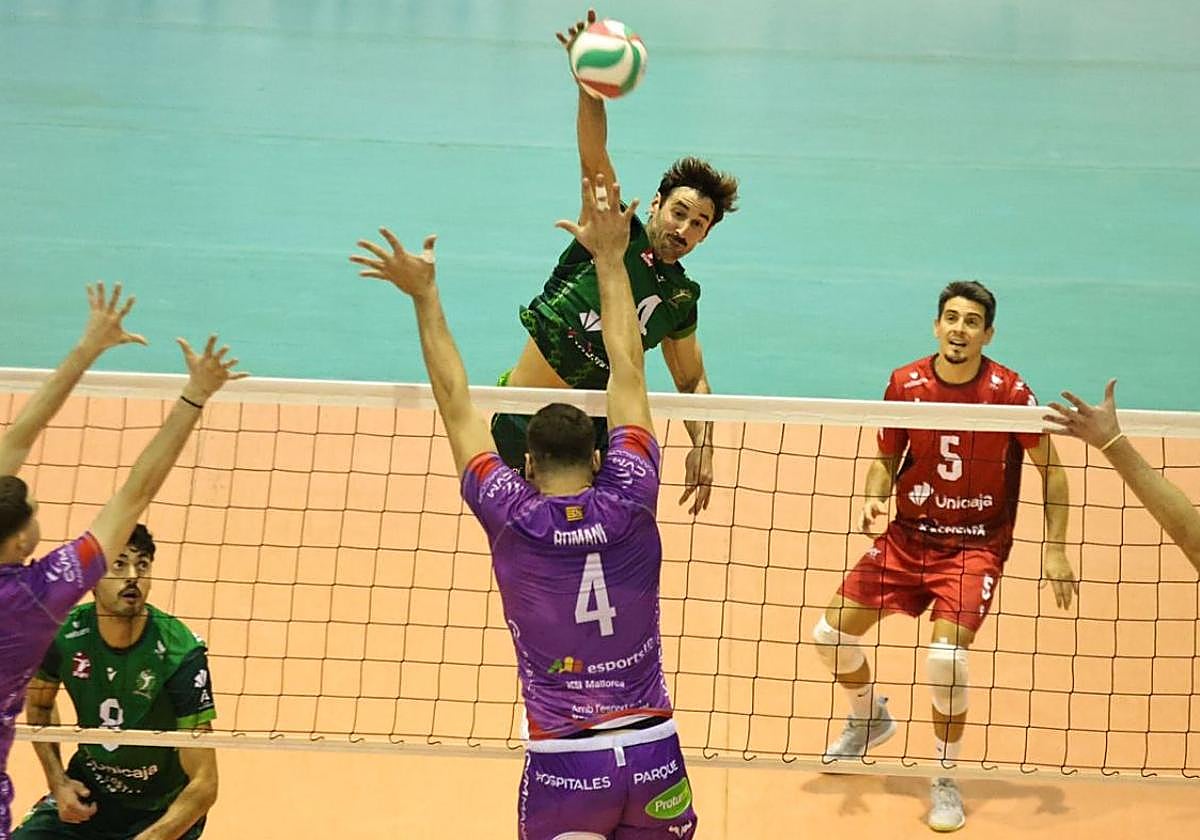 Juanmi González supera el bloqueo de un Romaní clave en el triunfo de Manacor.