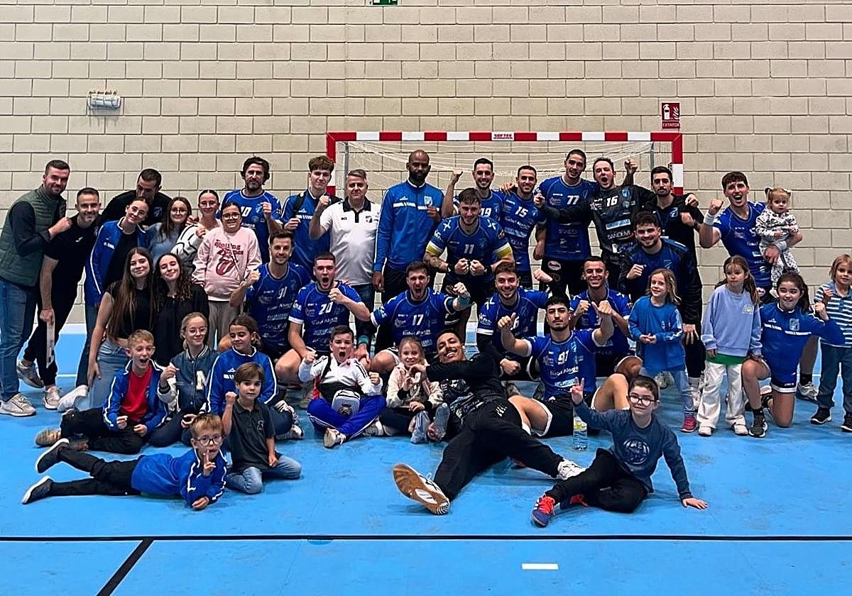 Cantera Sur celebra una gran victoria.