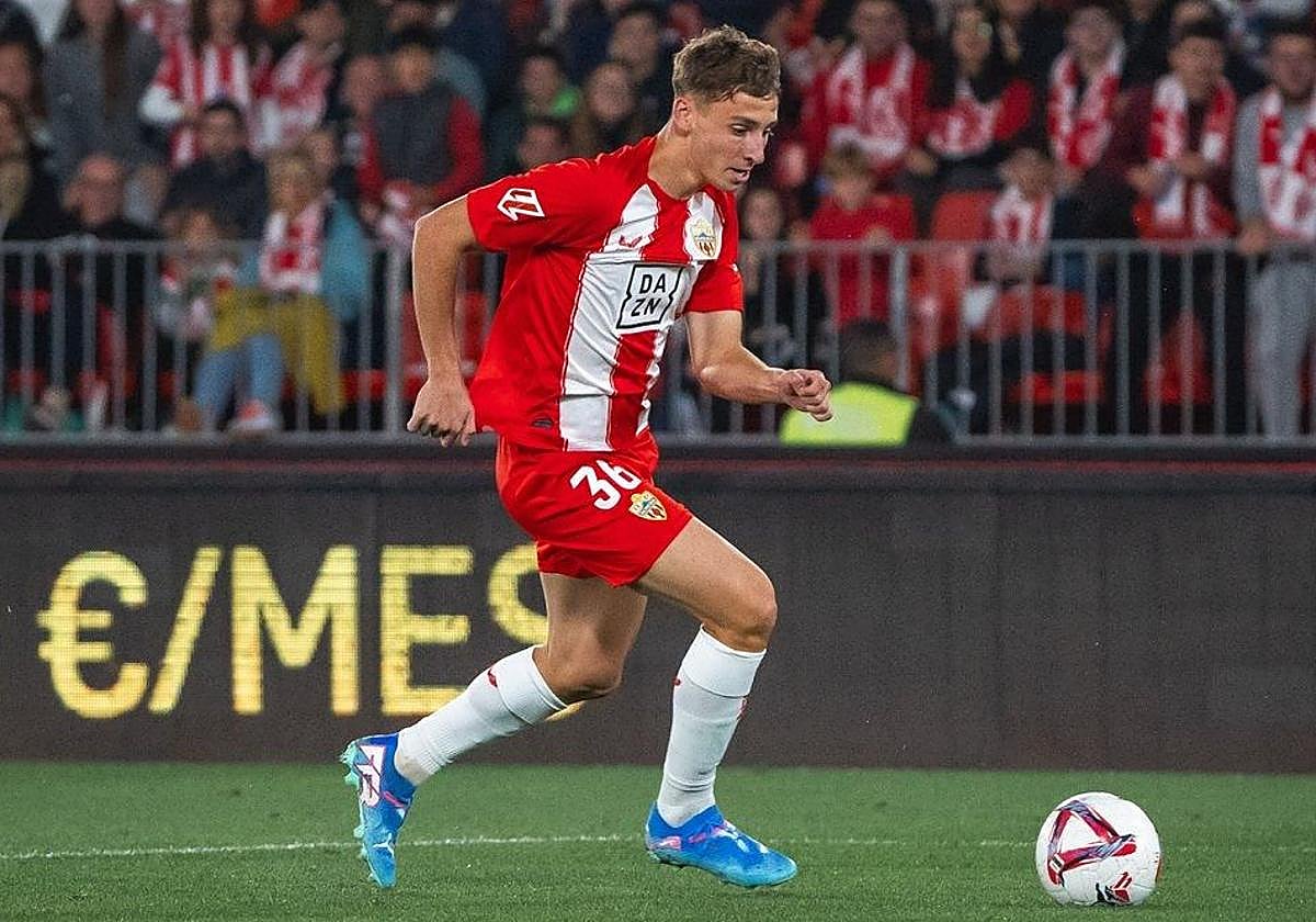 Perovic debutando con el Almería contra el Córdoba