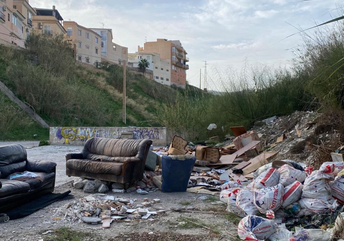 Residuos depositados en Motril.