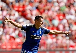 Myrto Uzuni celebra su gol a la UDA la campaña pasada.