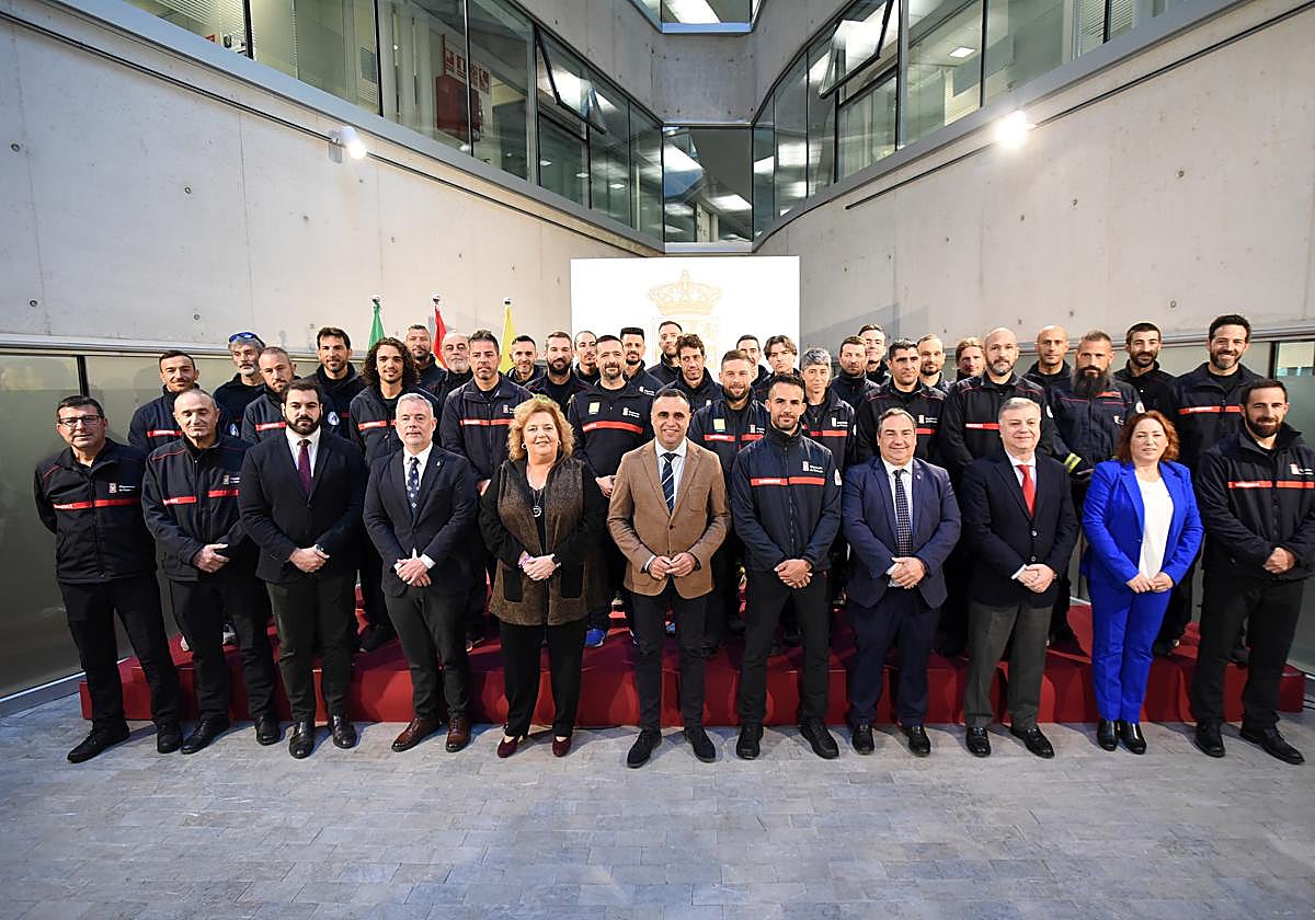 Diputación reconoce la labor de bomberos y personal de la institución tras la DANA en Valencia y Granada