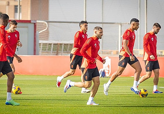 Un instante del entrenamiento de este jueves.