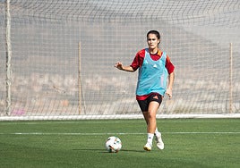 La rojiblanca Naroa Uriarte, en un entrenamiento.