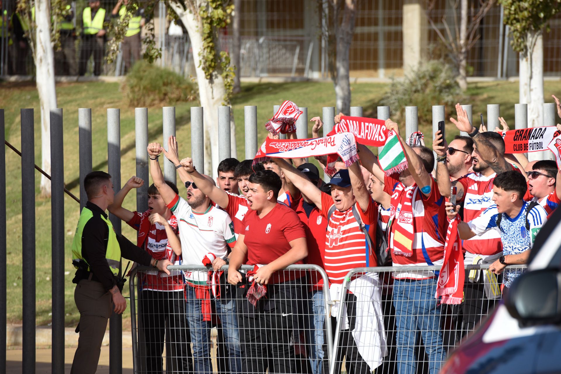 Encuéntrate en la previa y en el estadio en el Almería-Granada