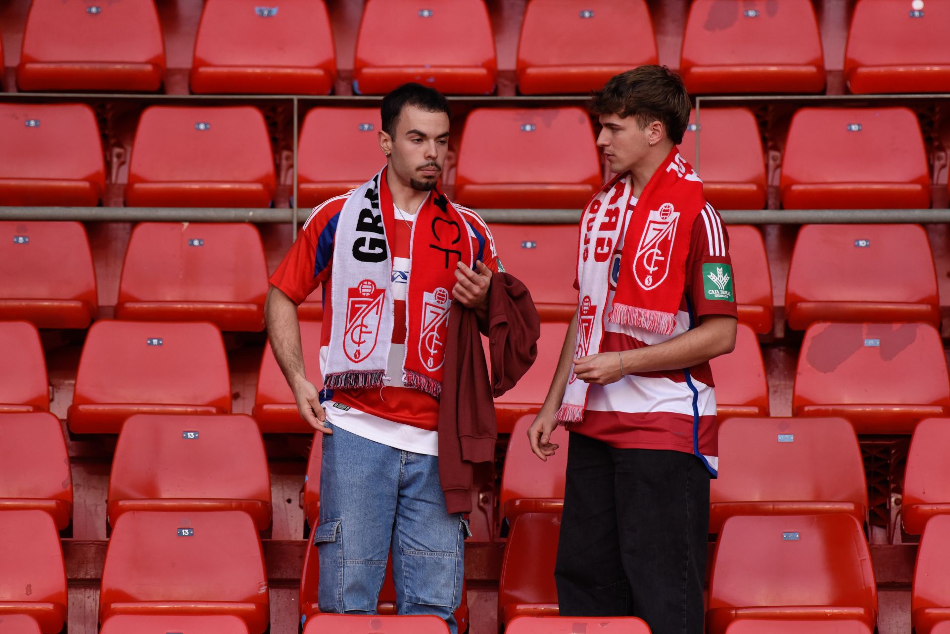 Encuéntrate en la previa y en el estadio en el Almería-Granada