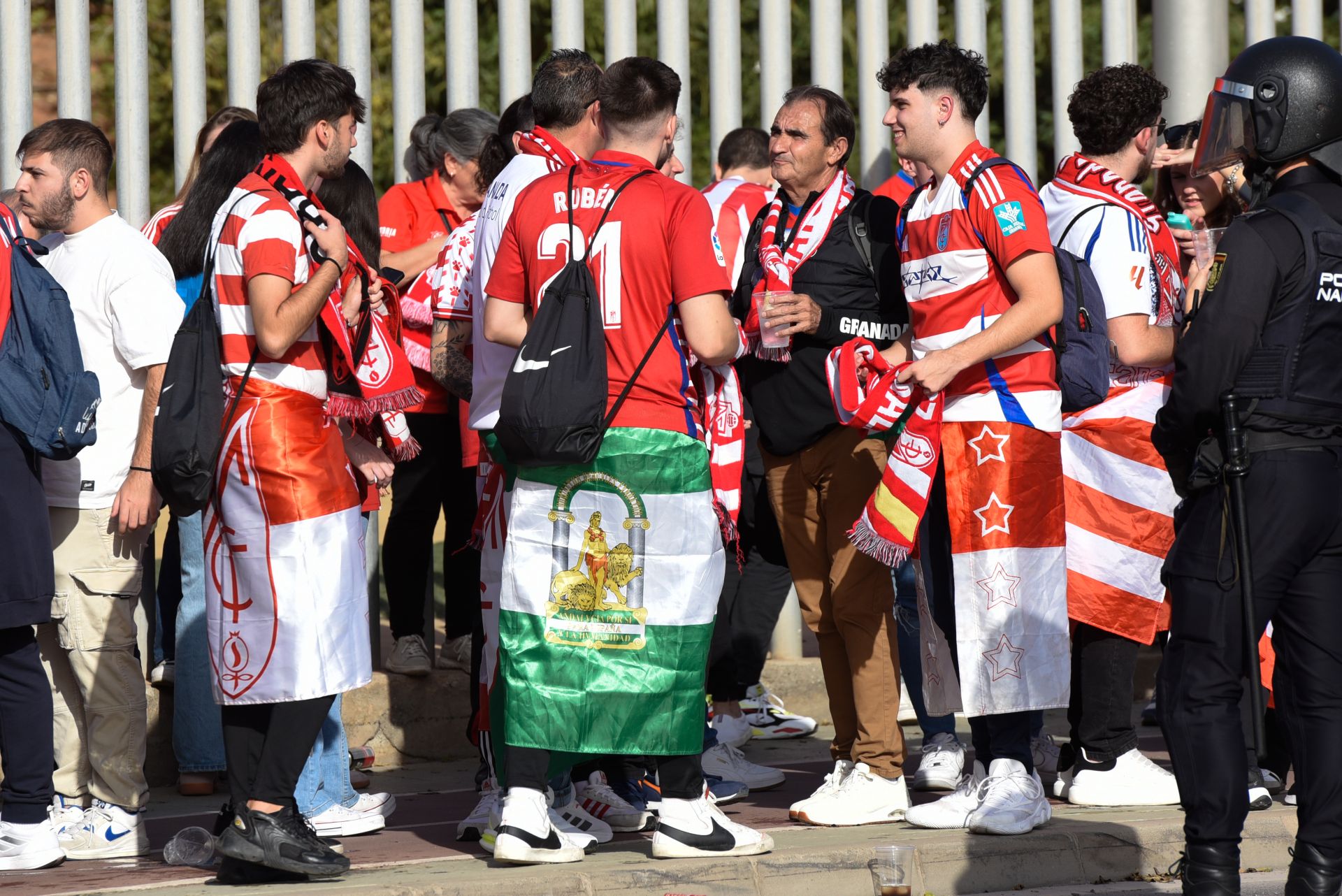 Encuéntrate en la previa y en el estadio en el Almería-Granada