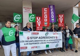 Protesta sindical por las agresiones a los empleados del Servicio Andaluz de Salud.