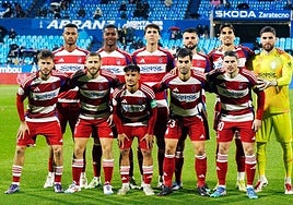 Los jugadores del Granada, en Zaragoza.