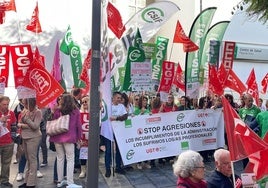 Concentración convocada en el Centro de Salud Plaza de Toros de Almería.