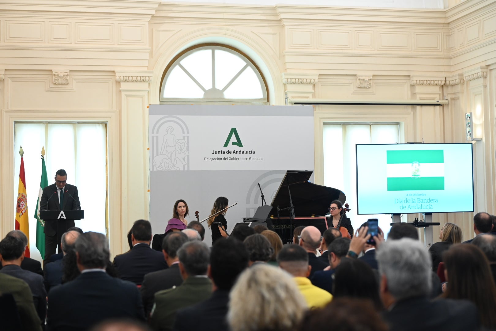 El Día de la Bandera de Andalucía en Granada, en imágenes