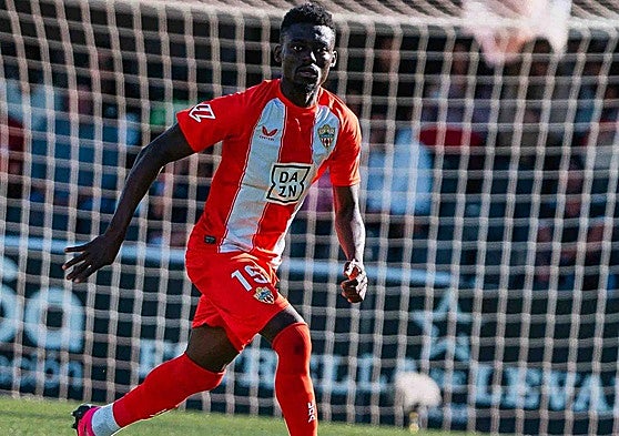 Baba durante un partido de la Liga Hypermotion con el Almería