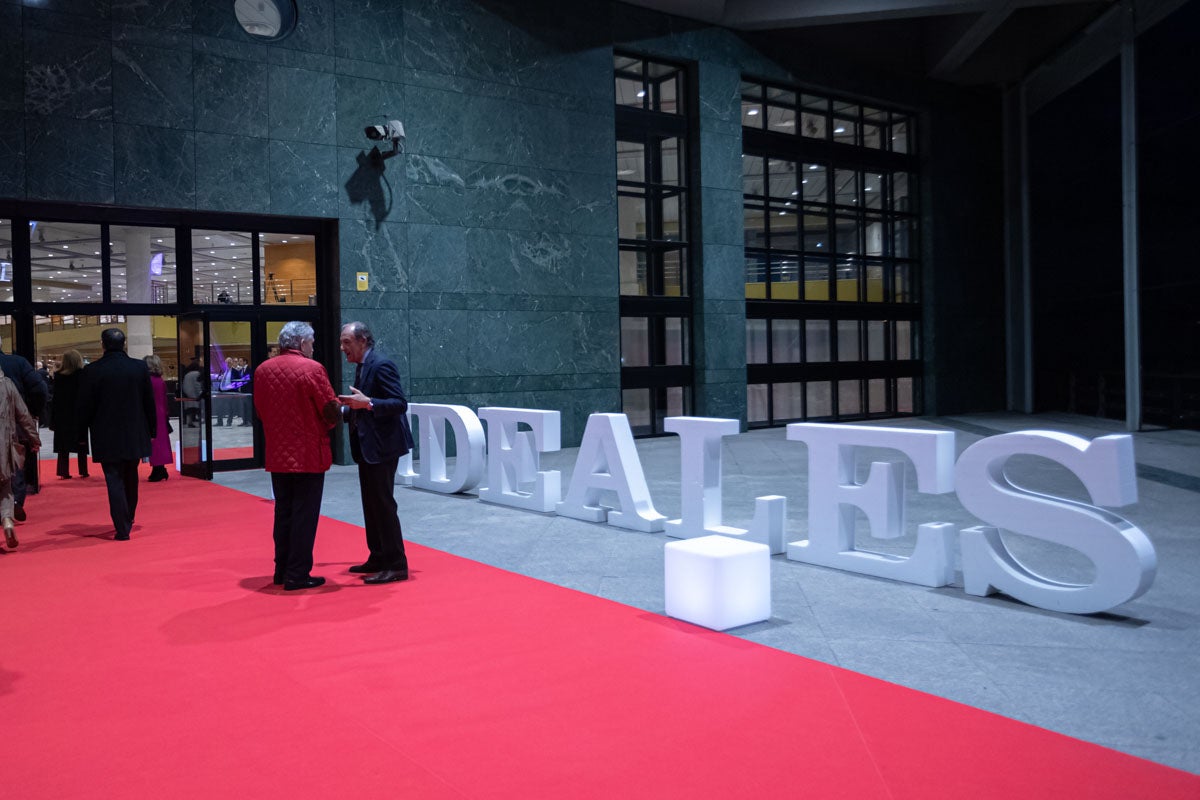 La alfombra roja y el cóctel de los IDEALES