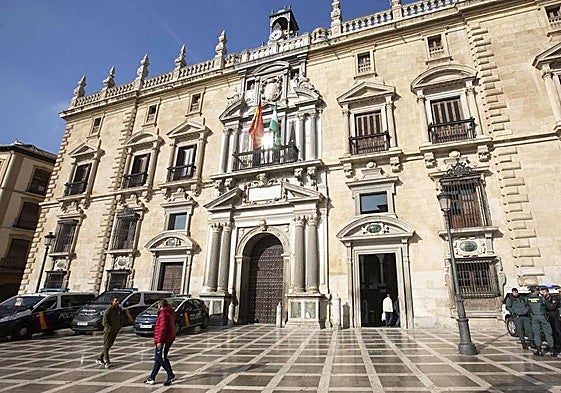 Le rebajan nueve meses la pena por matar al tío de su pareja a golpes al estimar que iba ebrio