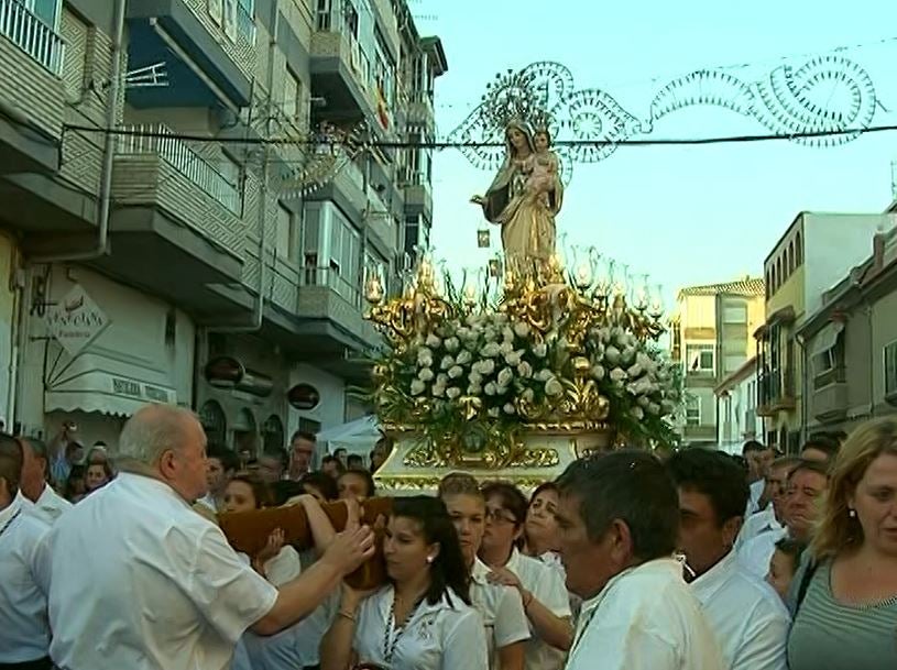 La Virgen del Carmen de Motril, durante una procesión.