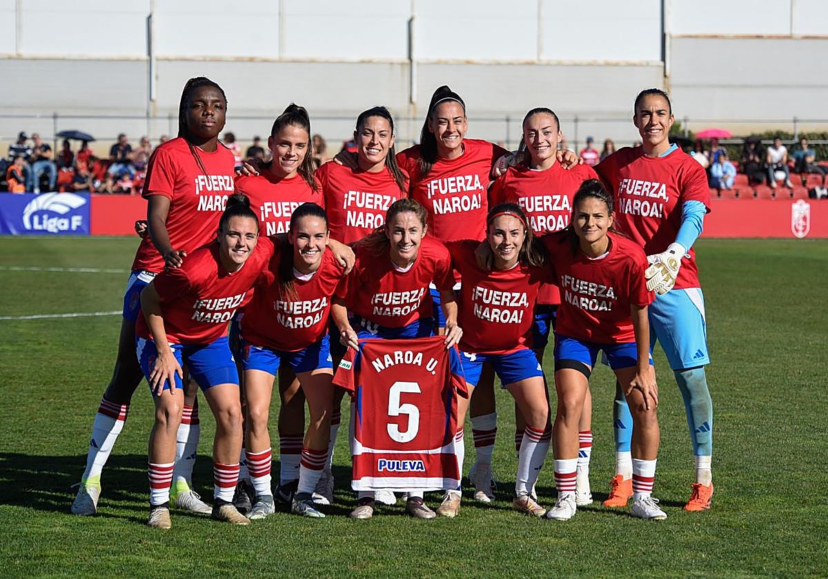 Ánimos de las futbolistas del Granada para Naroa por su lesión.