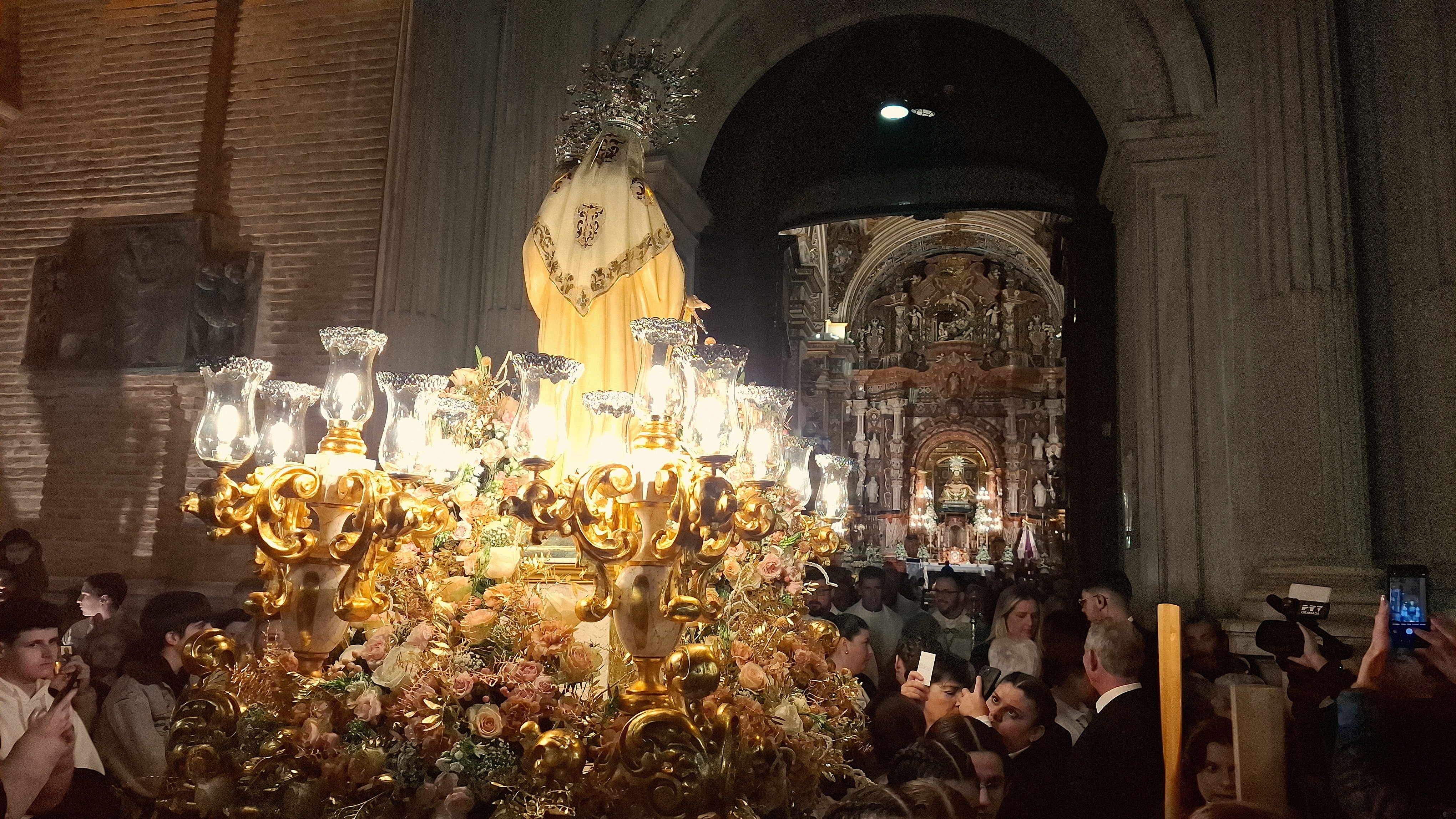 Momento de la entrada en la catedral.