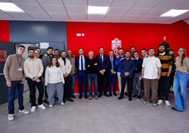 Javier Alonso, Matteo Tognozzi, Fran Escribá, Alfredo García Amado, Lucas Alcaraz y Antonio Viola, en el encuentro navideño entre la entidad y los medios de comunicación.