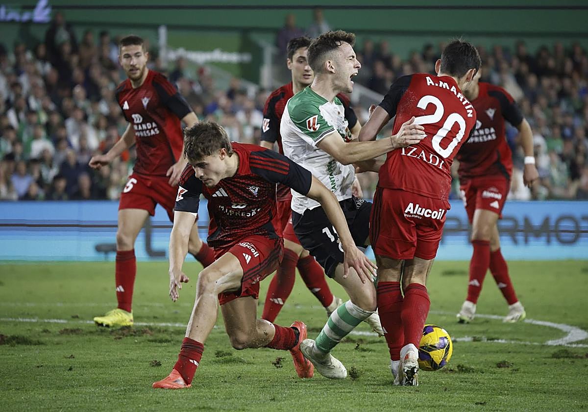 Sólido en defensa, el Mirandés ha frenado a los de arriba para ser tomado en cuenta