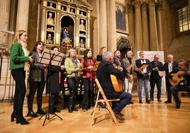 El Coro de la Hermandad del Rocío de Jaén durante la Exaltación