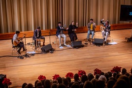 Actuación del grupo 'Con dos cajones' durante la gala.