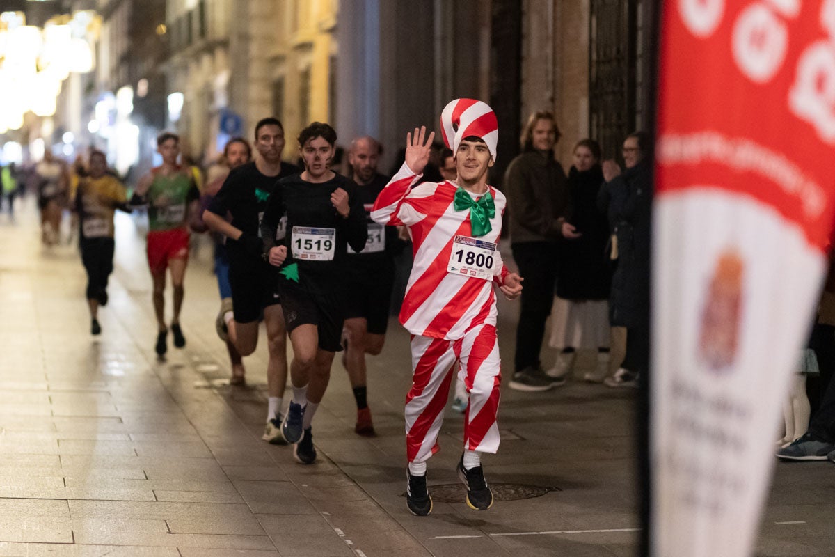 Encuéntrate en la carrera nocturna de disfraces de Granada