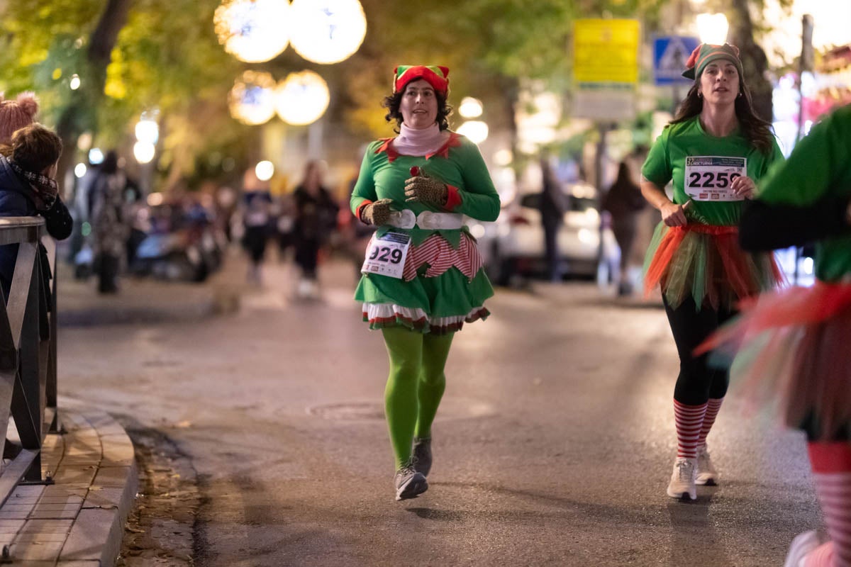 Encuéntrate en la carrera nocturna de disfraces de Granada