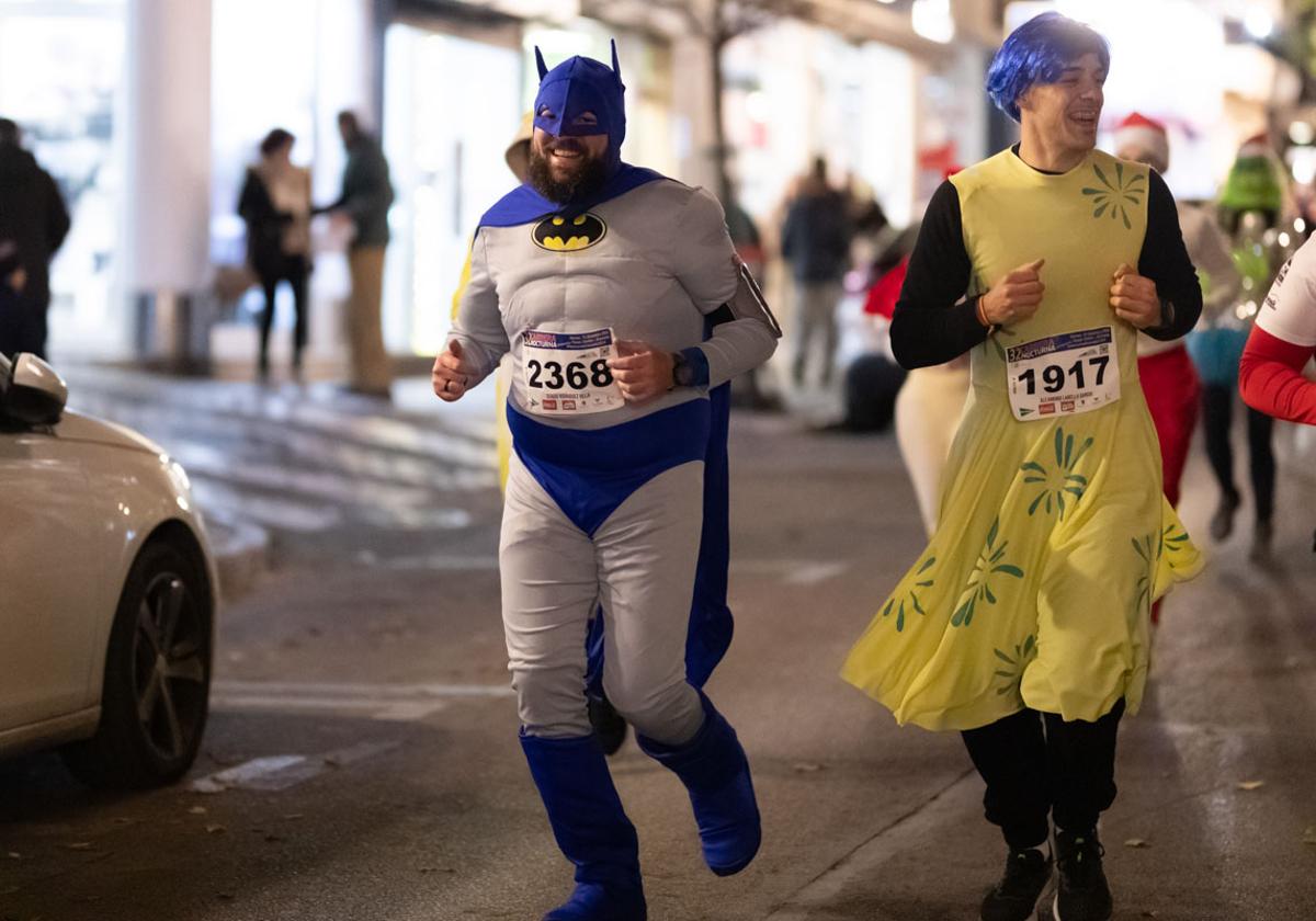 Encuéntrate en la carrera nocturna de disfraces de Granada