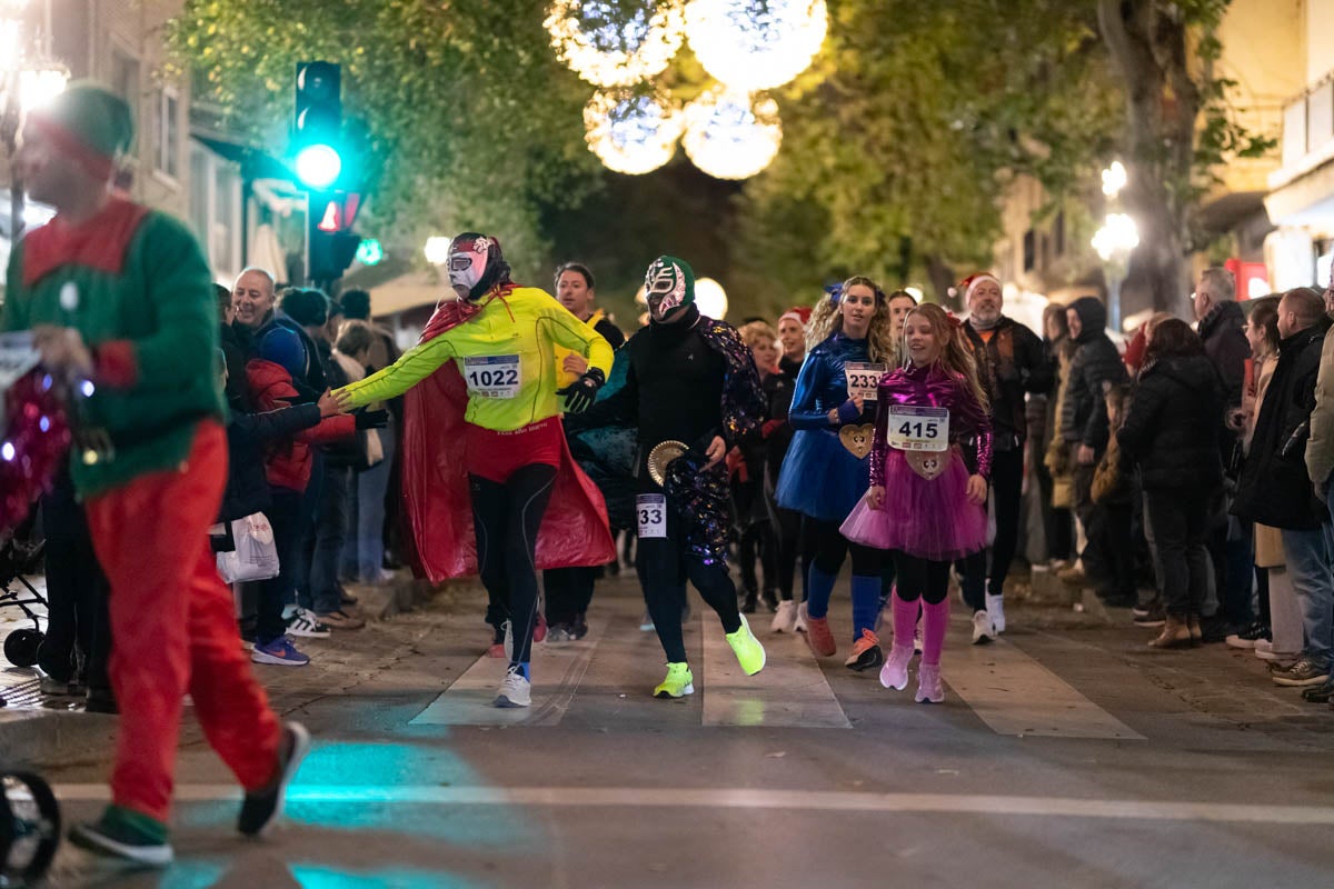 Encuéntrate en la carrera nocturna de disfraces de Granada