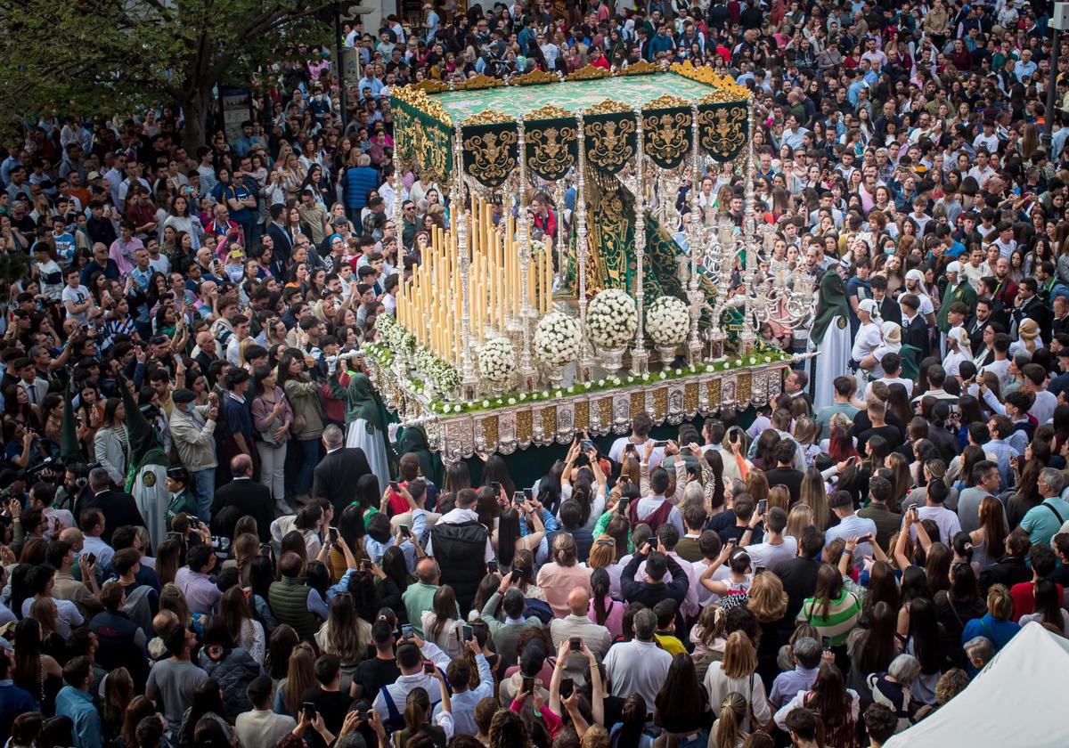 El besamanos de la Esperanza comenzará este domingo