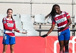 Mingueza y Edna celebran el tanto de la victoria de la delantera.