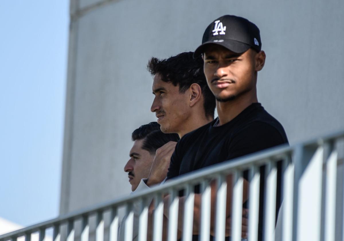 Loïc Williams mira a cámara en la Ciudad Deportiva.