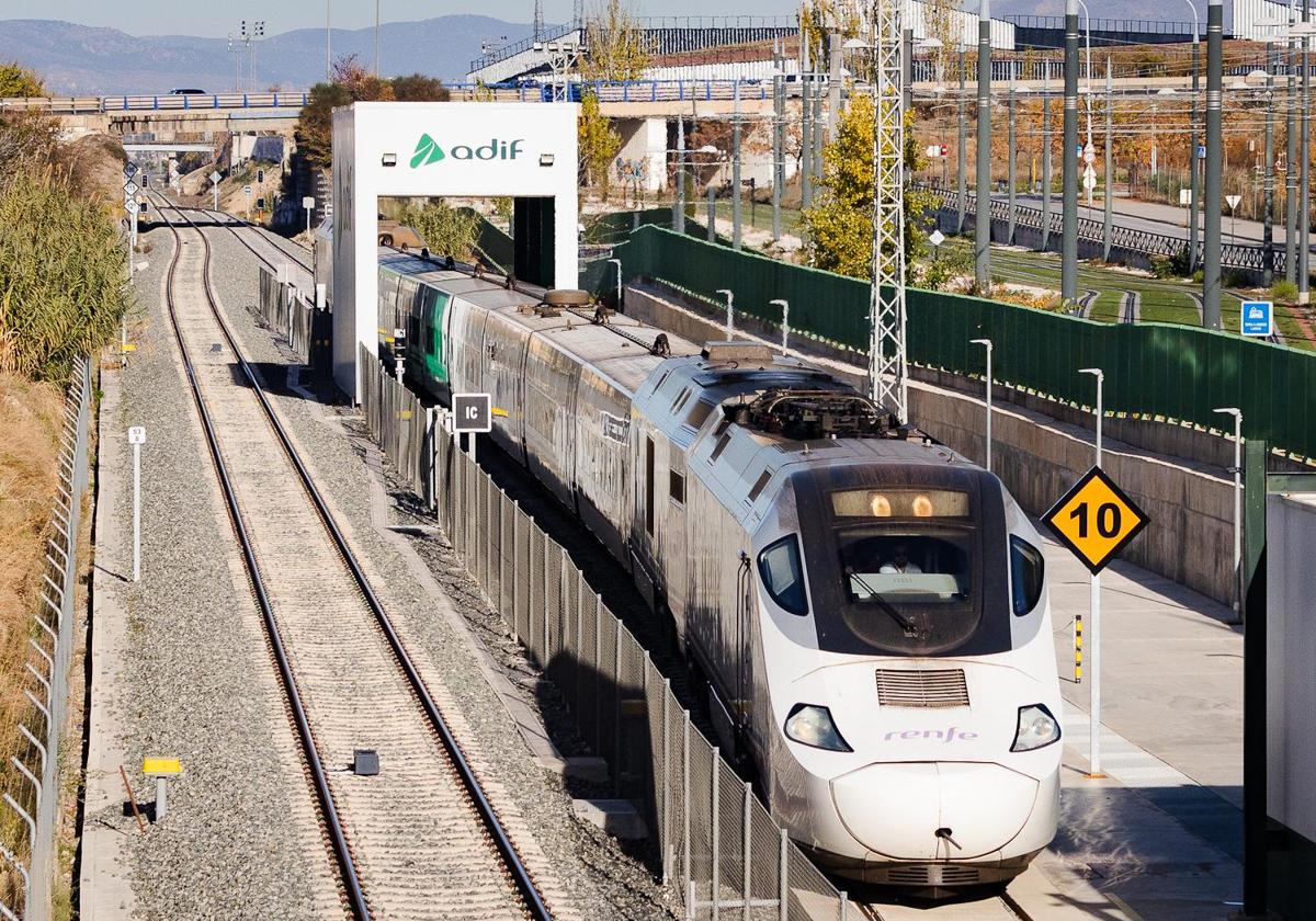 Las imágenes de la llegada de la cuarta frecuencia de tren con Madrid