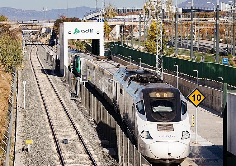 Paso del tren por el cambiador de ancho.