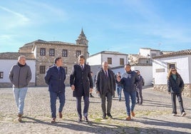 Visita del delegado del Gobierno de España en Andalucía a Sabiote, uno de los municipios beneficiarios.