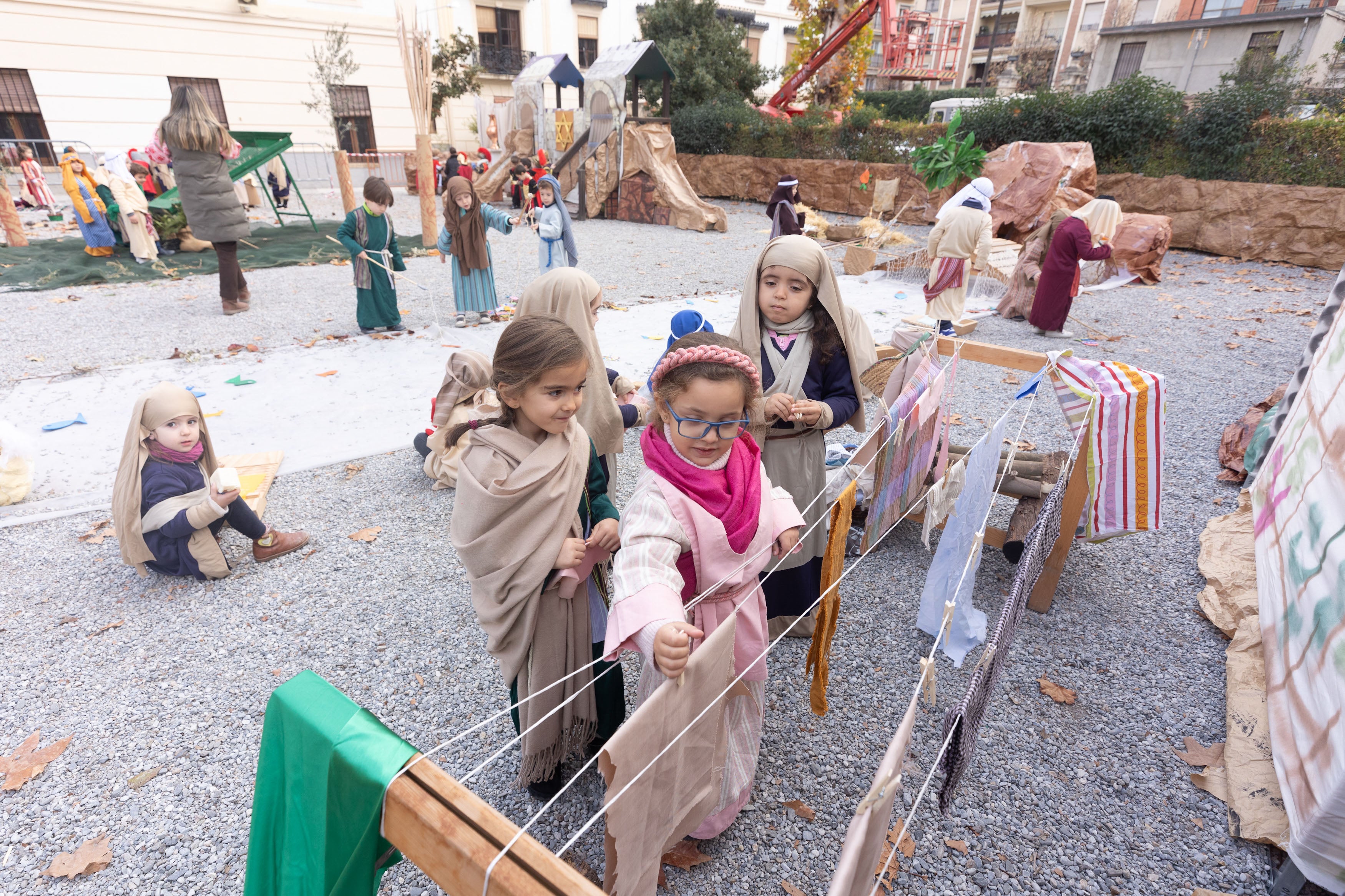 Las imágenes del belén viviente del colegio granadino Siervas del Evangelio